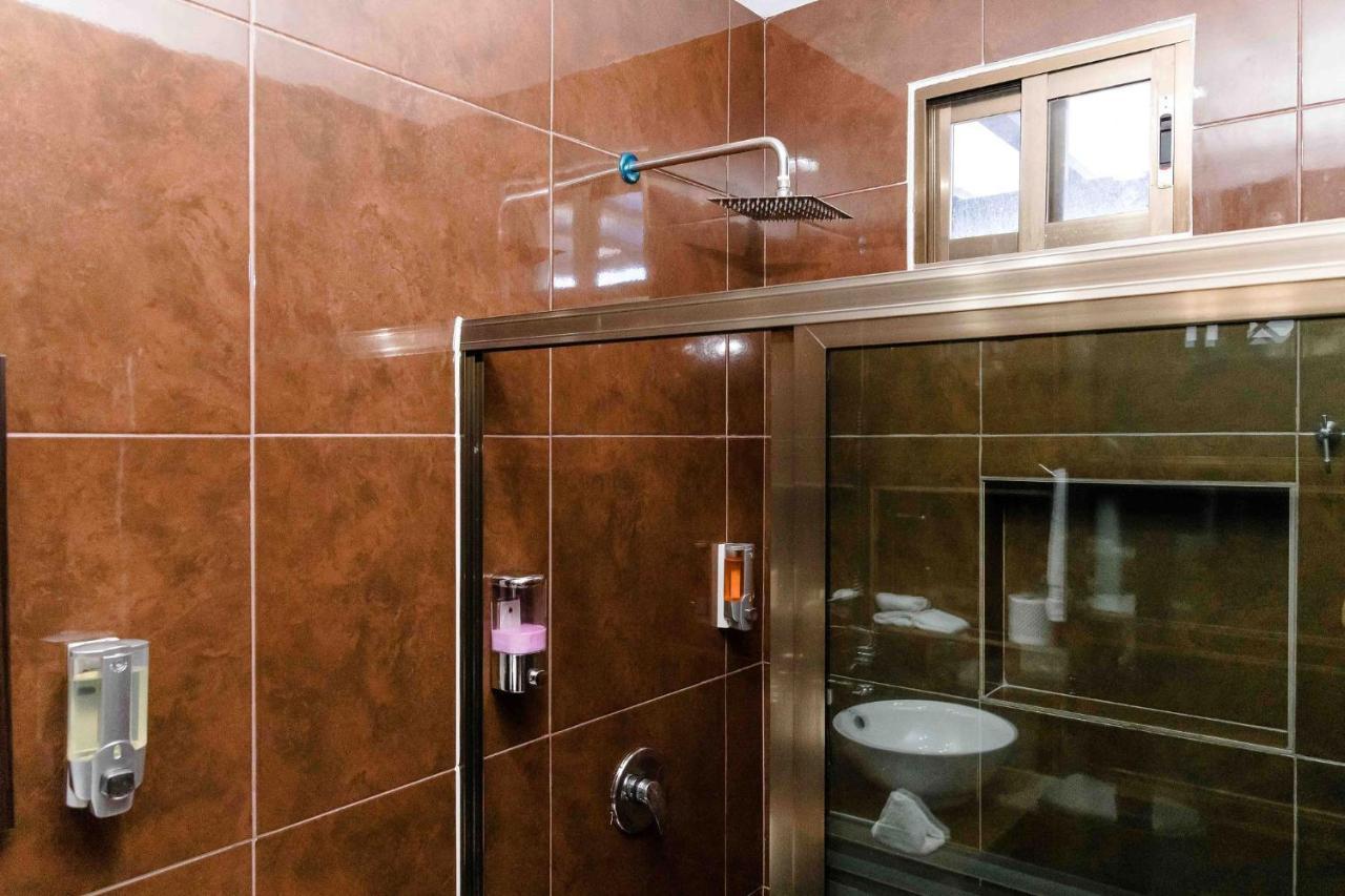 Hotel Naomi City Center Бакалар Екстериор снимка