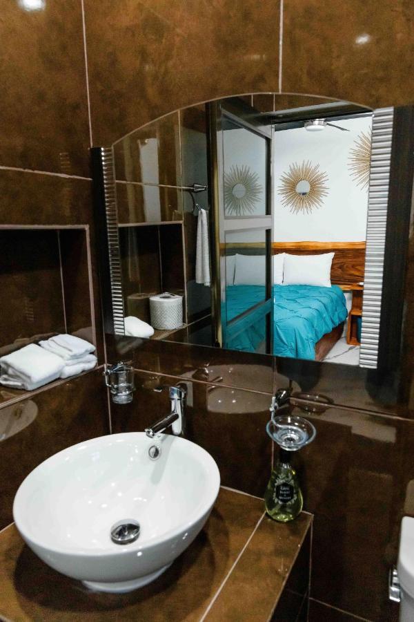 Hotel Naomi City Center Бакалар Екстериор снимка