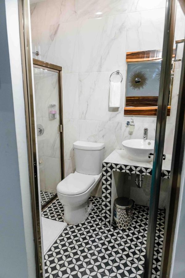 Hotel Naomi City Center Бакалар Екстериор снимка
