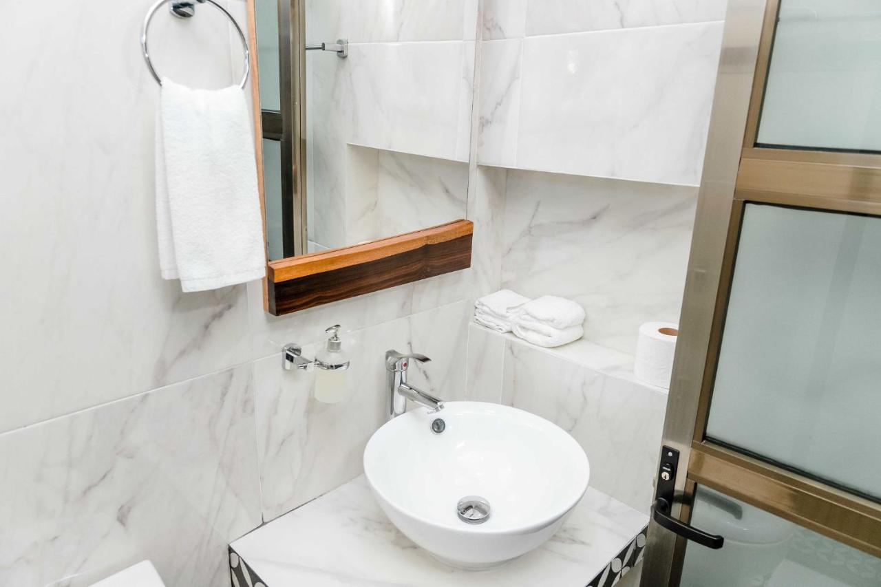 Hotel Naomi City Center Бакалар Екстериор снимка